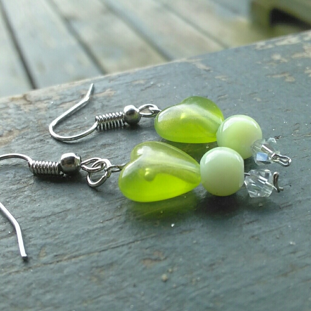 🌺Green heart earrings!🌺